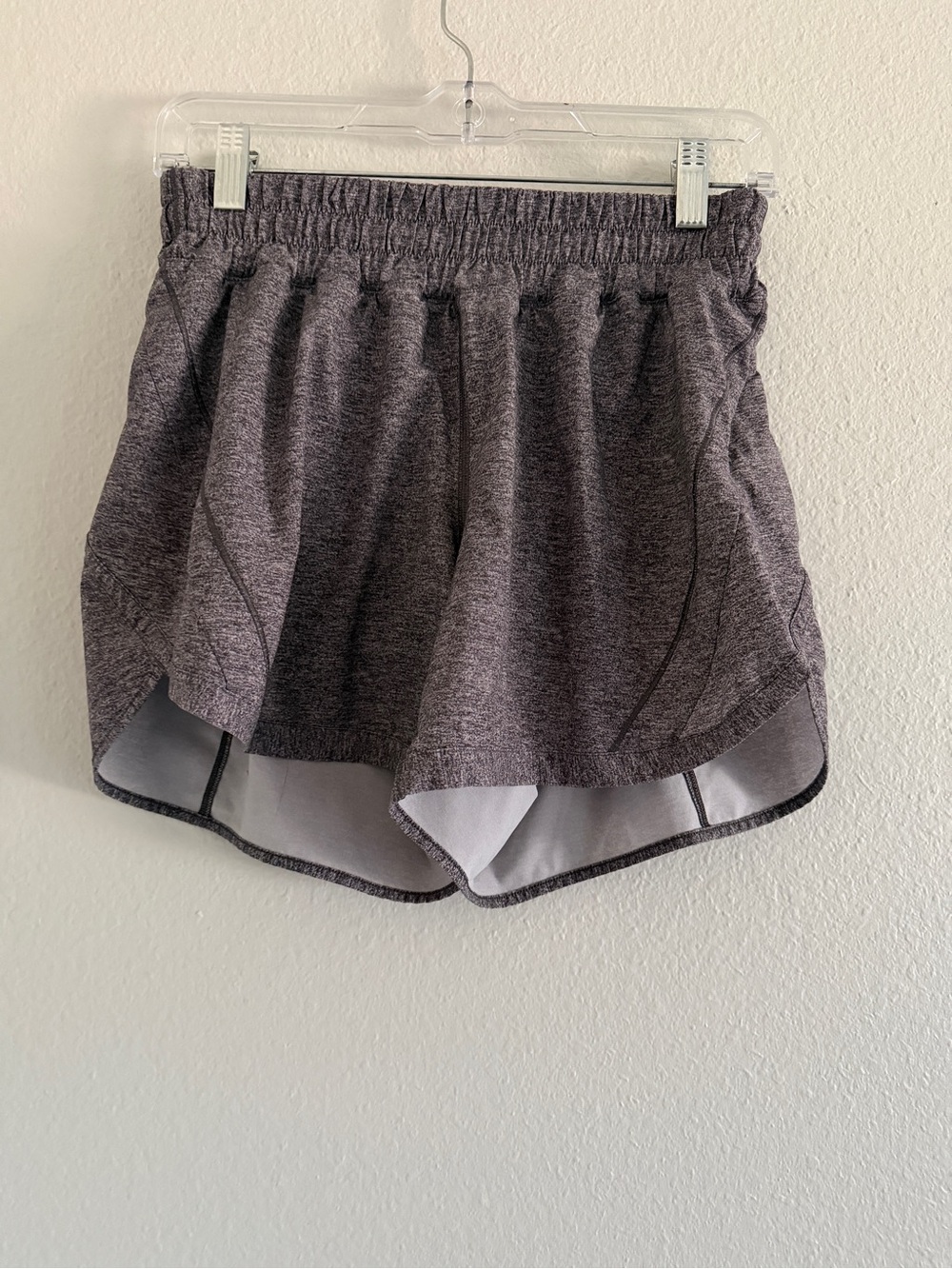 Lululemon women’s lined running shorts Tracker gray, size 8 - Picture 3 of 6